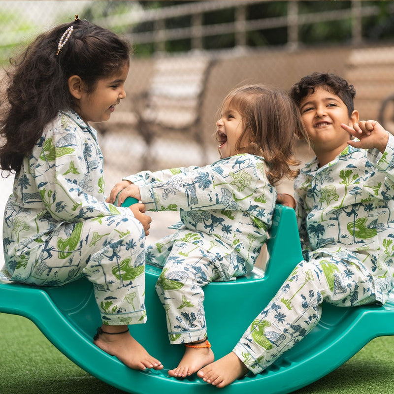 Into the wild - Kids Pajama Set